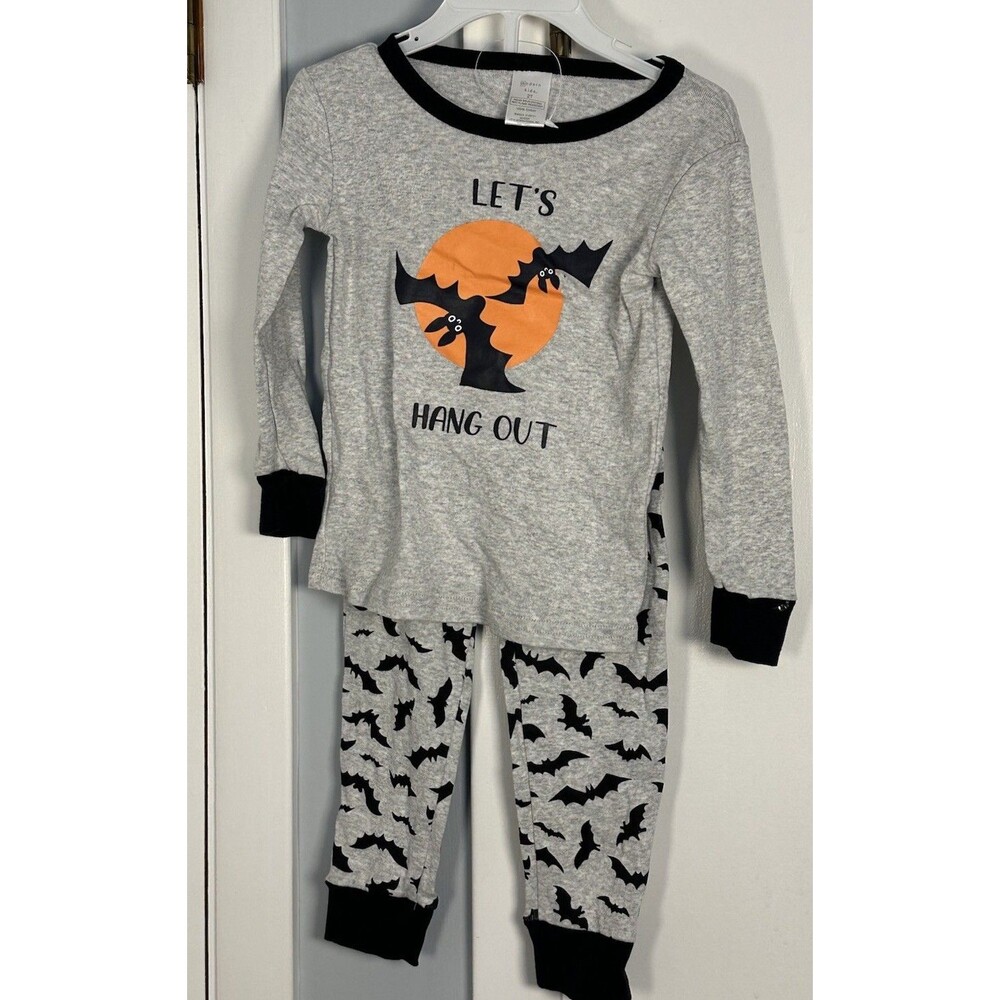 NWOT Modern Day PJ Set Top and bottom Let's Hang Out Halloween 3T